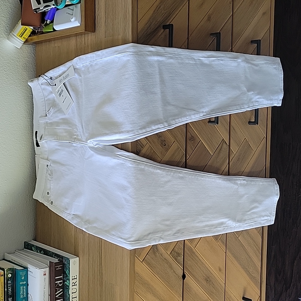 White Slim Illusion Luxe Seven For All Mankind